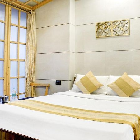 Hotel Rooms Dadar Near Station Мумбай Екстериор снимка