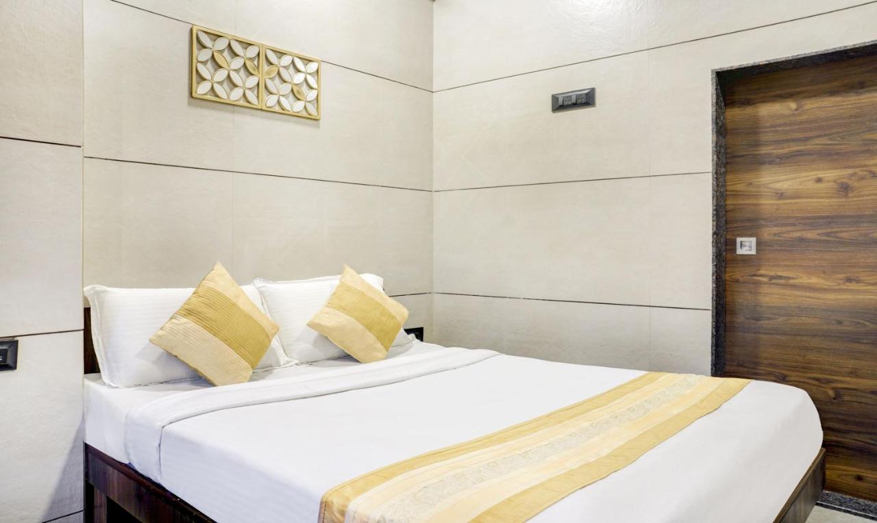 Hotel Rooms Dadar Near Station Мумбай Екстериор снимка